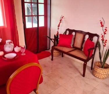 Husbands House | Spacious Guesthouse