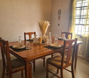 Husbands House | Spacious Guesthouse
