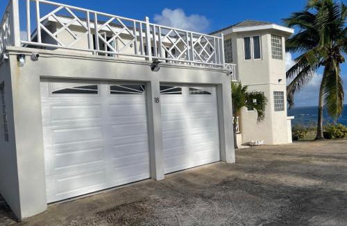 Marley Vale House | ‘MAYARO’ Private Room with Ocean View
