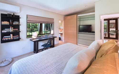 Gibbs Bay Villa | Shoestring