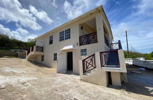 Rock Hall Apartment | Ocean view, breezy 2-Bedroom Apt by the cliff