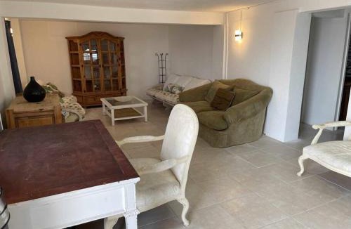 Rock Hall Apartment | Ocean view, breezy 2-Bedroom Apt by the cliff