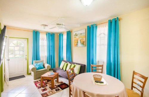 Providence Apartment | Providence Apt with Private Veranda Near Best Beaches