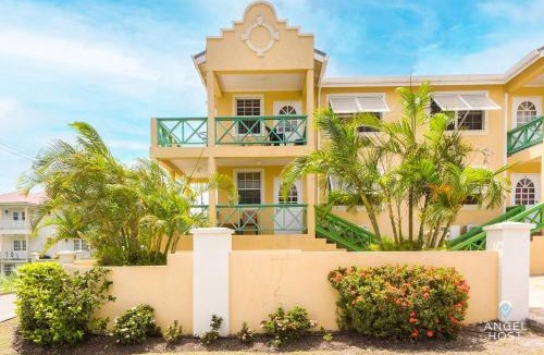 Providence Apartment | Providence Apt with Private Veranda Near Best Beaches