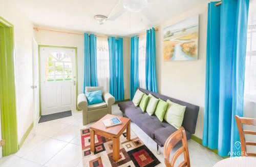 Providence Apartment | Providence Apt with Private Veranda Near Best Beaches