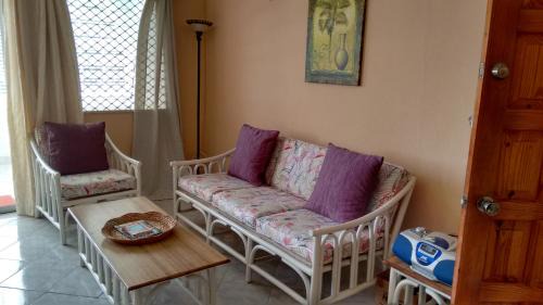 Lascelles Apartment | Condominium 220