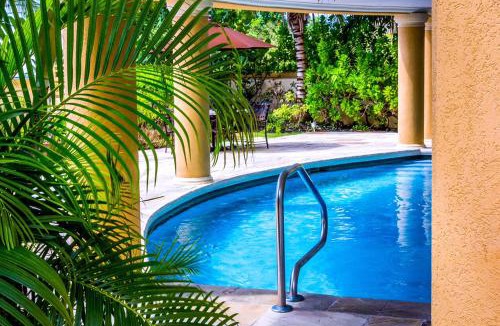 St. Lawrence Gap Apartment | White Sands Beach Condos