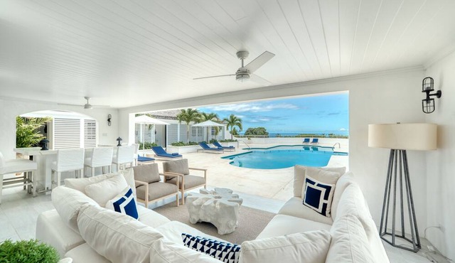 Hamptons inspired Luxury House with Private Pool , close to Beach/Golf , sunsets in St James