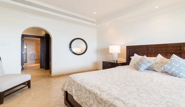 Luxurious Beachfront Apartment in Holetown