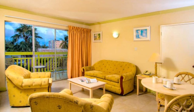 Golden Sands Hotel in Oistins