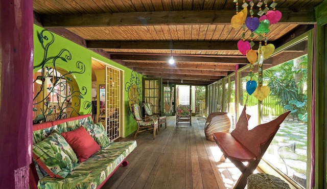 Charming Fairy Cottage - 2 Minutes from Beach in Hastings