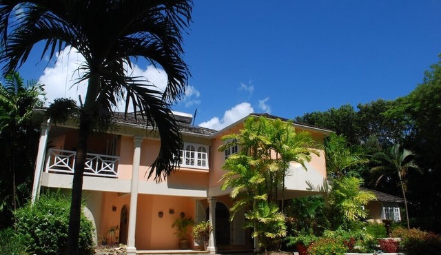 Luxury Villa on Exclusive Sandy Lane Estate - World Class Beach Facilities in St James