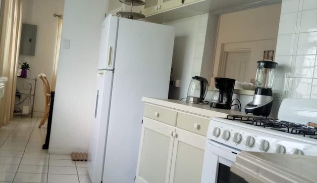 Serene 2-Bedroom Apartment in Rockley – 5 Minute Walk to the Beach in Bridgetown