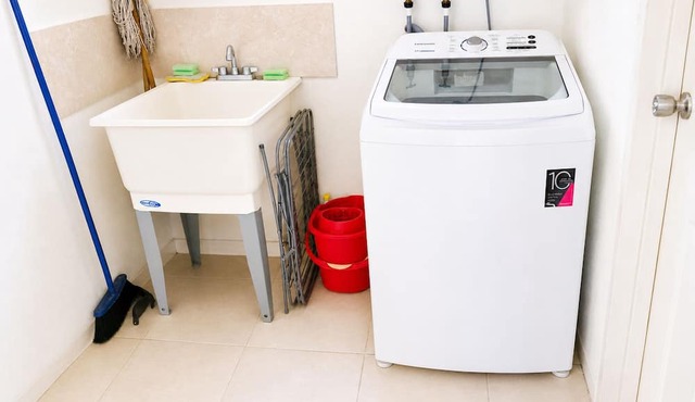 2BR Cottage, Walk to Brandons Beach | AC, WiFi in Bridgetown