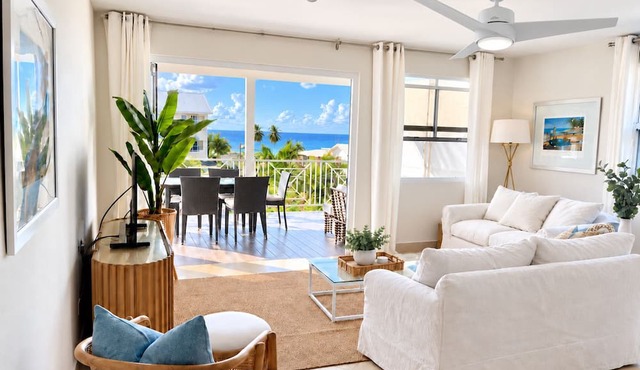 Sandbox Villa Stylish 2-bedroom on West Coast in St. James - steps to beach in Weston