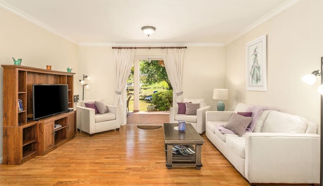 #253 Vuemont, serene 2-bedroom sanctuary located in Vuemont Barbados! in Saint Peter