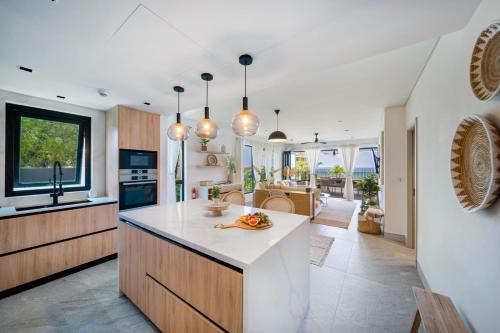 Exceptional Beachfront Condo - Allure 101 in Bridgetown