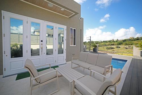 3BR Modern Villa w/Private Pool & Fire Pit in Saint Philip