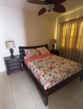 Cozy Suite, Wifi, Ac in Bedroom & 1 Minute Walk to West Coast Beach! in Saint James