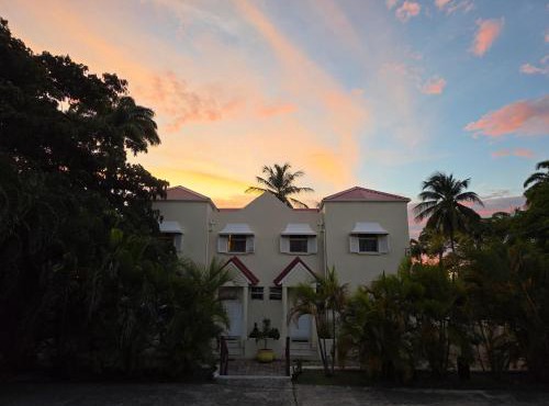 Calabaza Casa 3 Bedroom Near Dining Secure Central Location